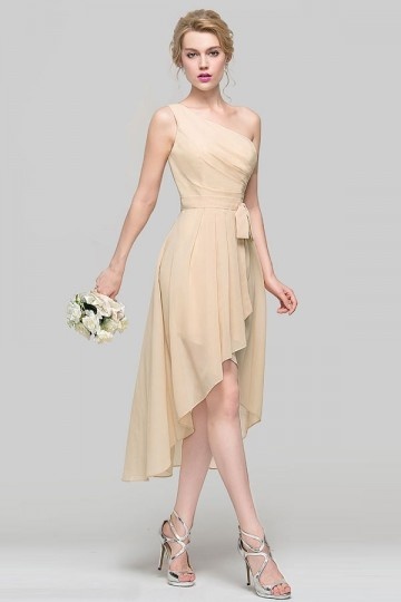 Robe de soirée en champagne à col asymétrique & courte devant longue derrière